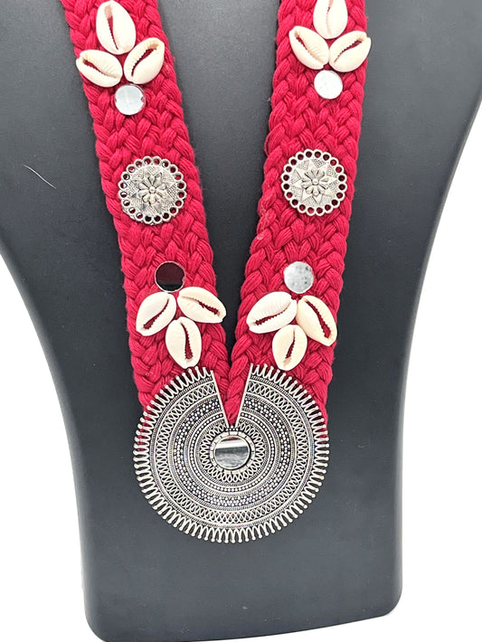 The Chakmak Rang Tarang – Handcrafted Red Braided Thread Necklace Set with Cowrie Shell & Circular Oxidized Pendant
