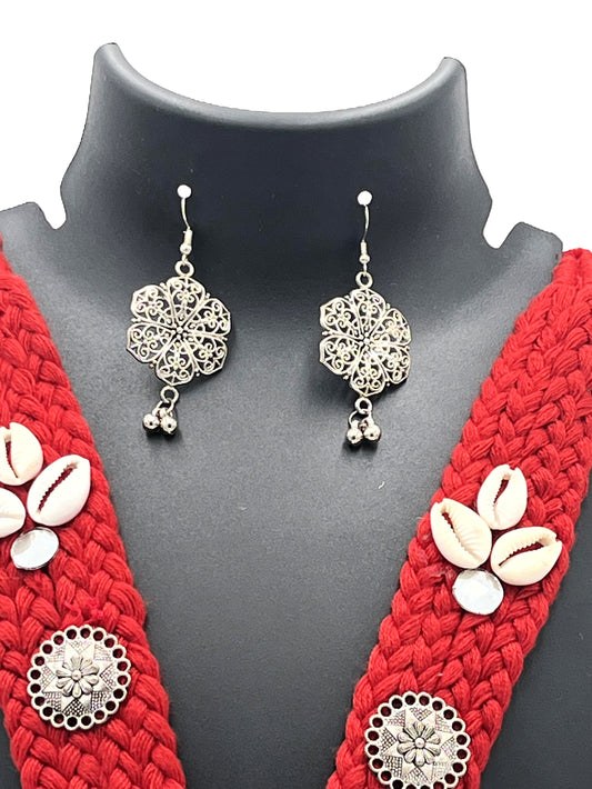 The Chakmak Rang Tarang – Red Thread Cowrie Shell & Dangling Pendant Necklace Set