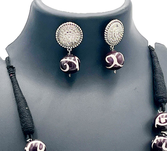 Tribal Necklace and Stud Earrings Set by The Chakmak