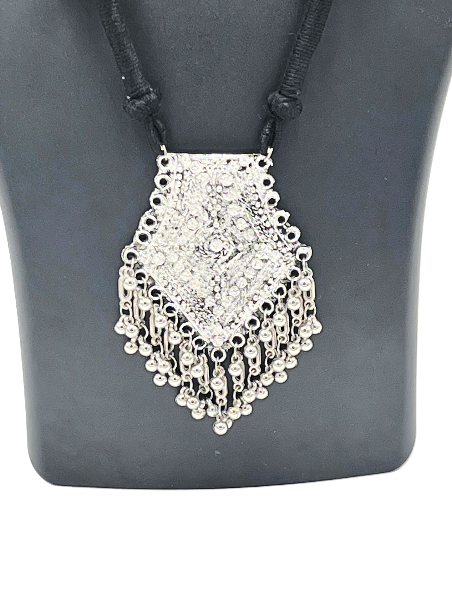 The Chakmak Rang Tarang – Black Thread Necklace Set with Cowrie Shells & Oxidized Pendant