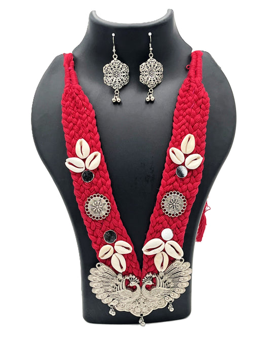 The Chakmak Rang Tarang – Red Thread with Double Peacock Oxidized Pendant & Cowrie Shell Necklace Set