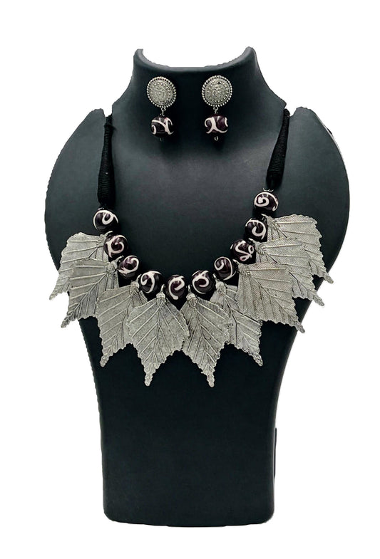 The Chakmak Rang Tarang Tribal Leaf Necklace Set with Brown Swirl Beads