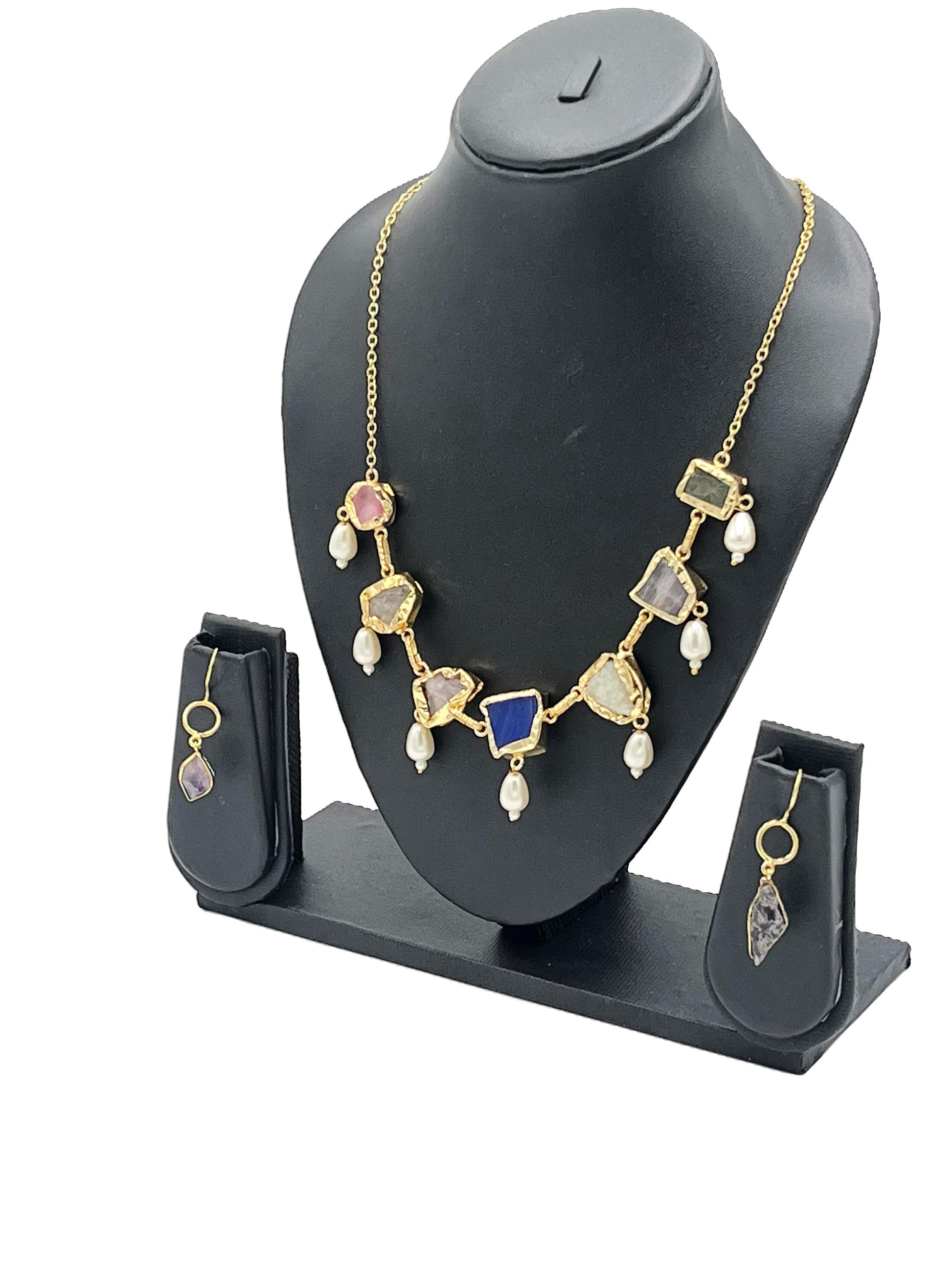Ethnic festival necklace with raw gemstones and pearls – The Chakmak