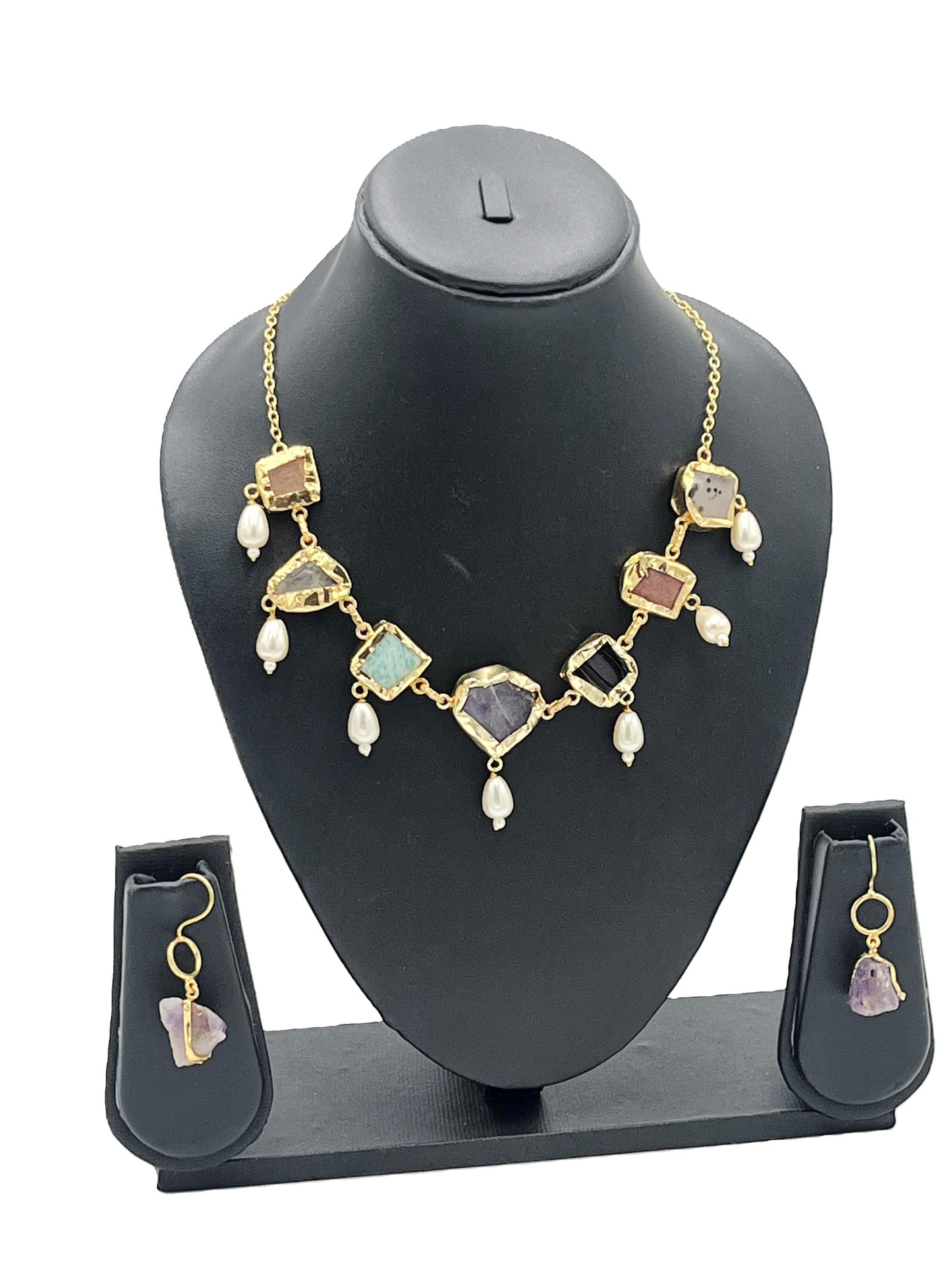 Handcrafted necklace set with raw-cut stones and pearls – The Chakmak