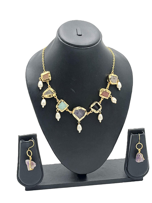 Handcrafted necklace set with raw-cut stones and pearls – The Chakmak