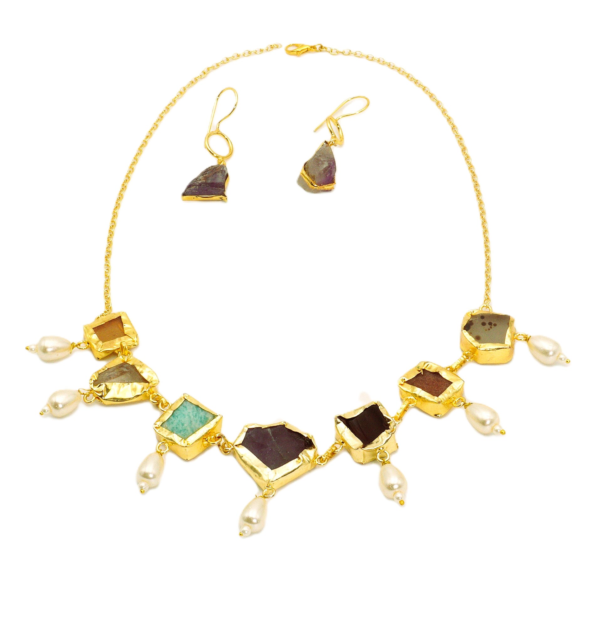 Ethnic necklace set with natural stones and matching earrings – The Chakmak