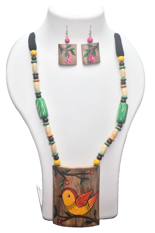 Hand-Painted Bamboo Necklace Set with Yellow Bird Pendant – The Chakmak Jungle Chirp