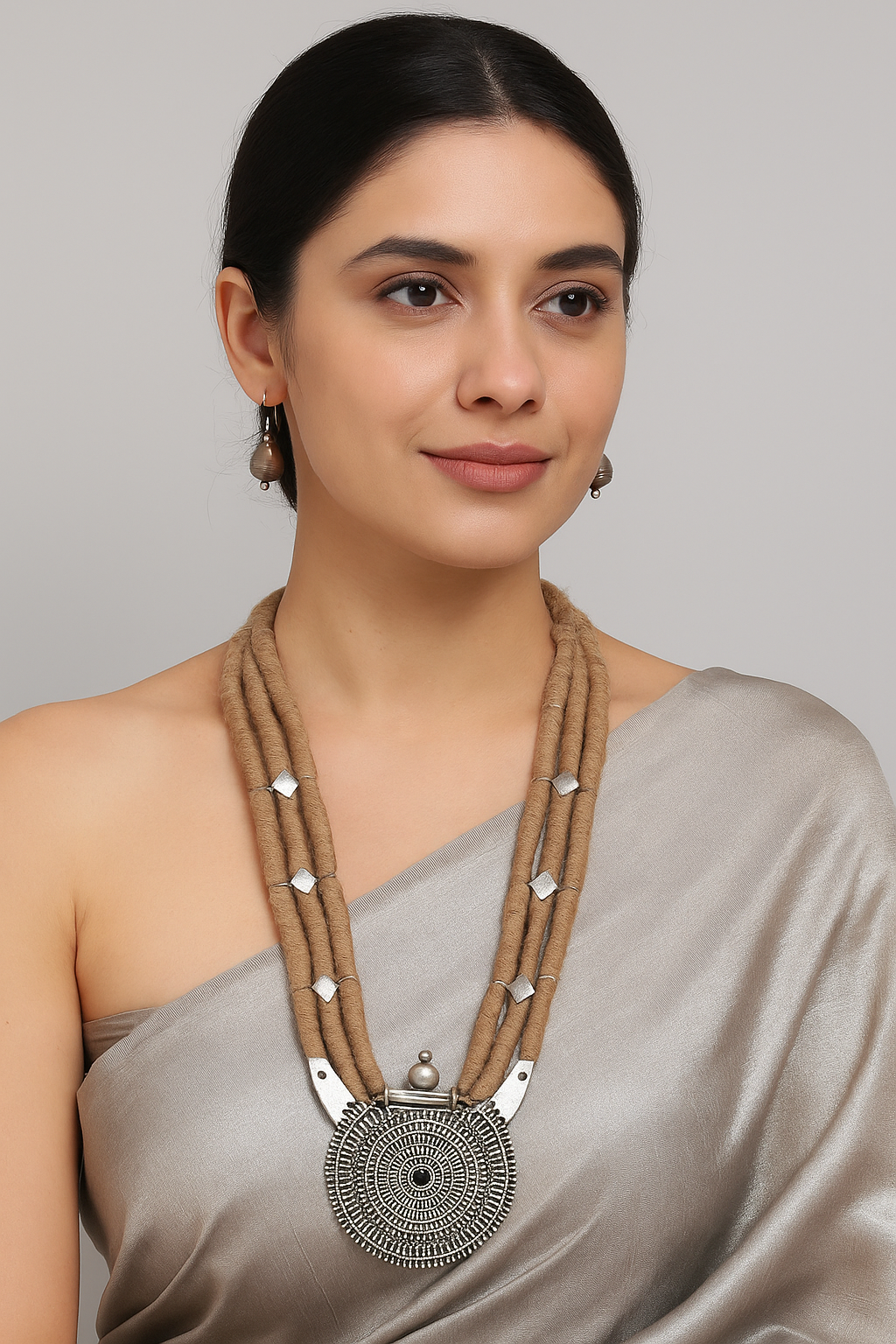Model wearing Tribal Echo oxidised pendant necklace with jute strands – The Chakmak