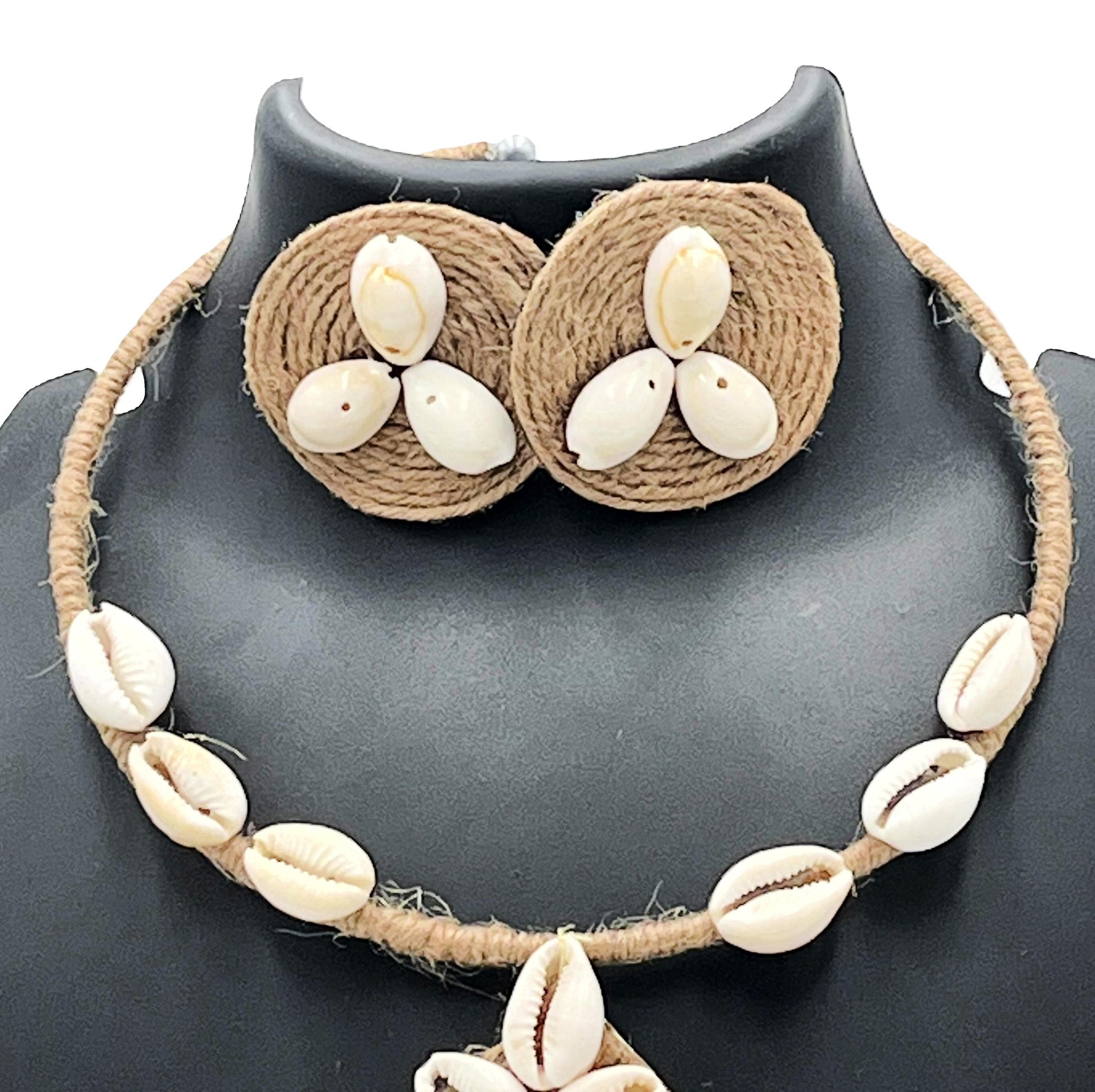 Shell-designed earrings of Shakti Hasli Necklace Set – The Chakmak
