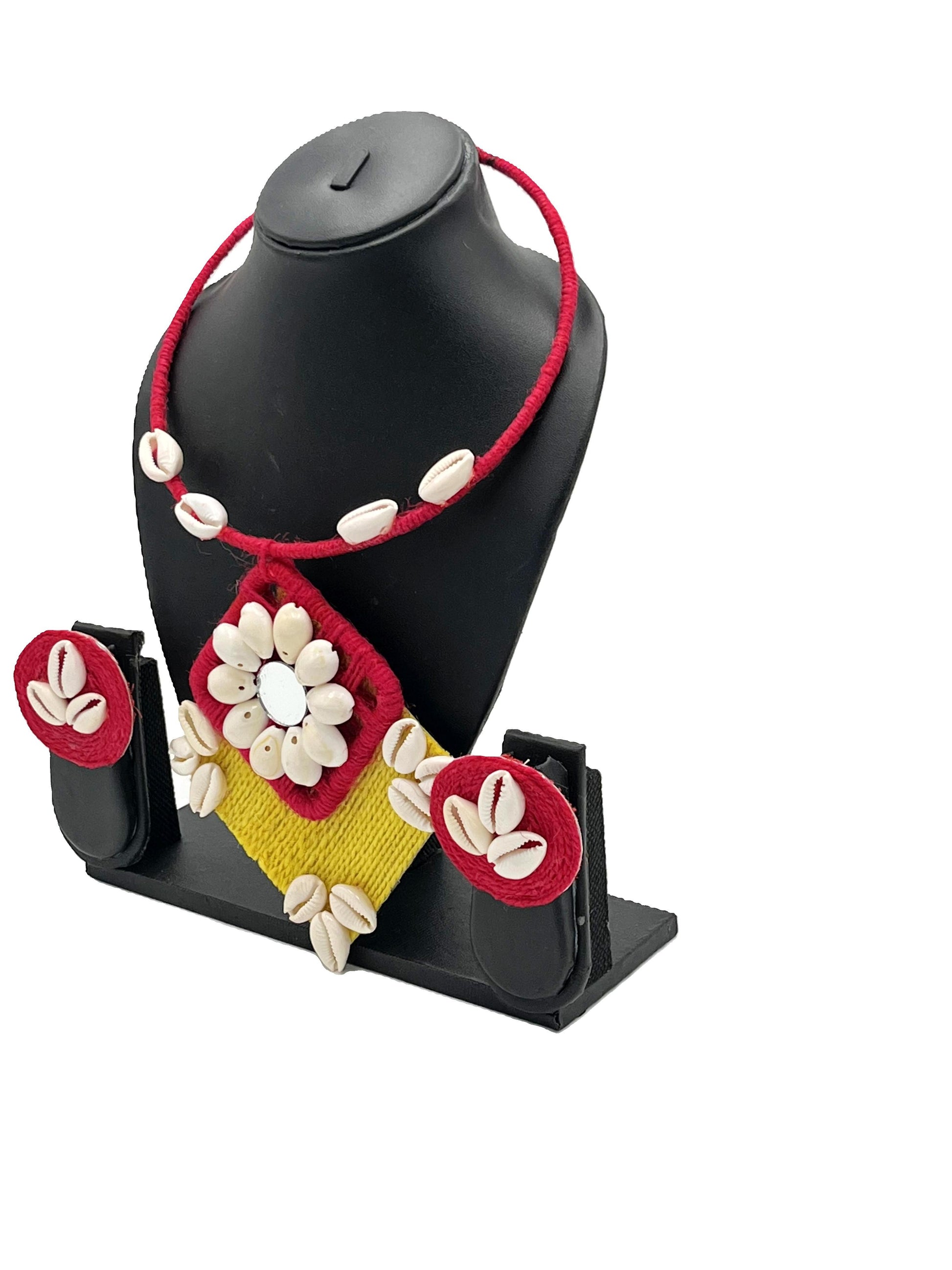 The Chakmak Shankh Tara Cowrie Shell Pendant Necklace for Navratri Jewellery