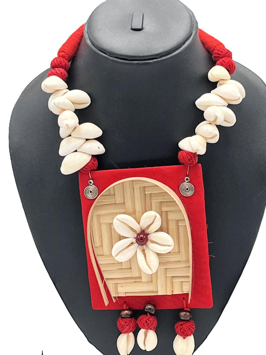 Necklace with red and white elements with Bamboo 