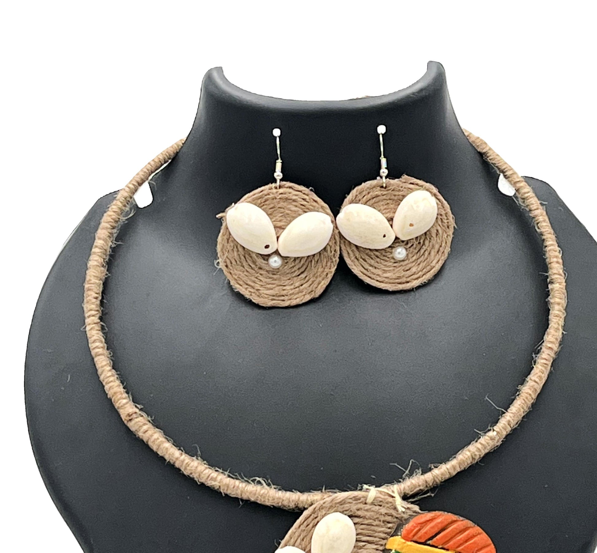 Matching kodi shell earrings with jute design – The Chakmak Jute Elegance Collection